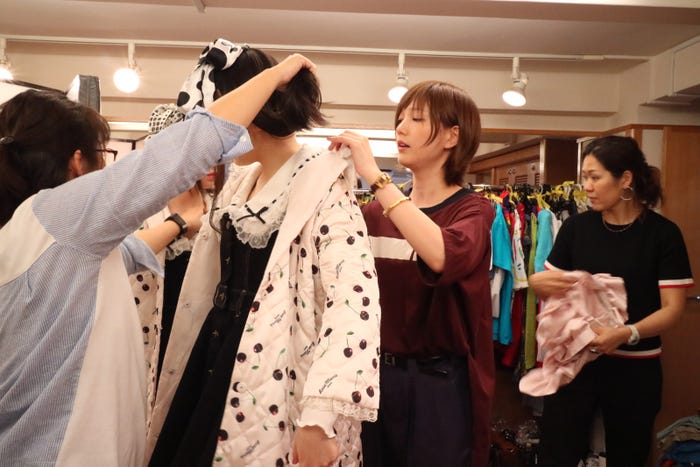 スタイリスト本田翼(C)2018 SAIGATE Inc.