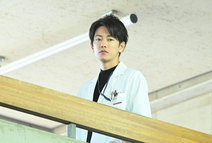 佐藤健/「恋はつづくよどこまでも」第2話より(C)TBS