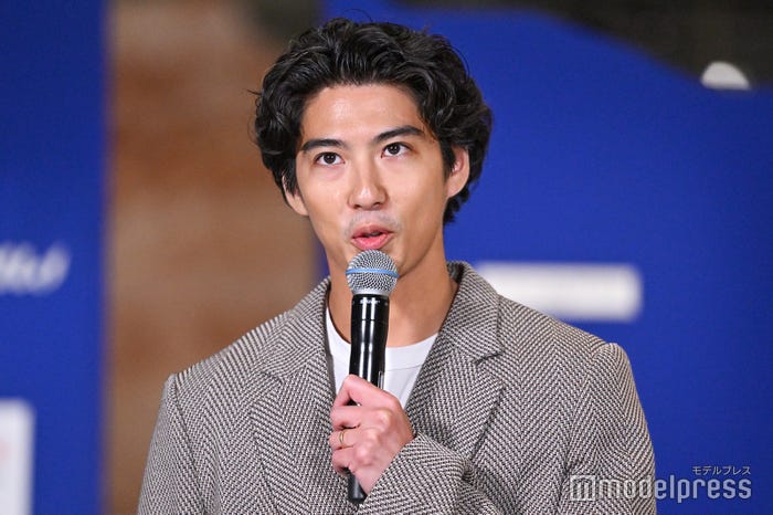 賀来賢人(C)モデルプレス