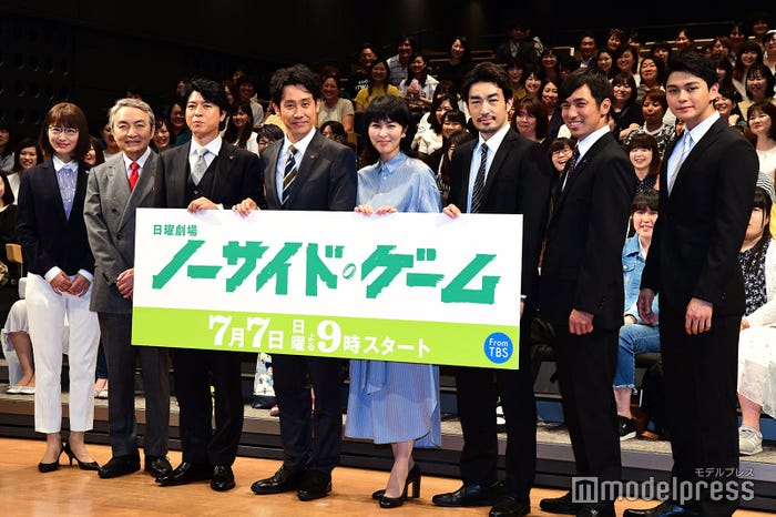 (左から)笹本玲奈、西郷輝彦、上川隆也、大泉洋、松たか子、大谷亮平、高橋光臣、眞栄田郷敦 (C)モデルプレス