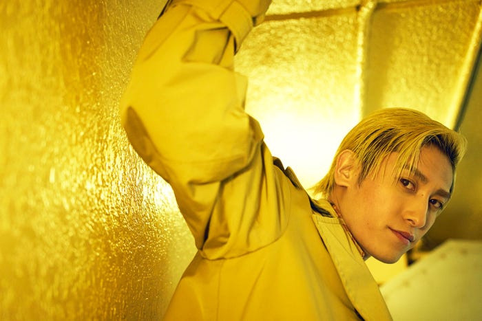 兼近大樹1st写真集「虚構」(ワニブックス刊)