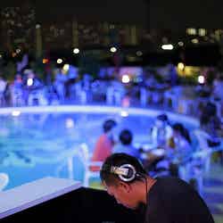 DJの創り出すラウンジ系の音楽が流れる/画像提供:ホテルニューオータニ大阪