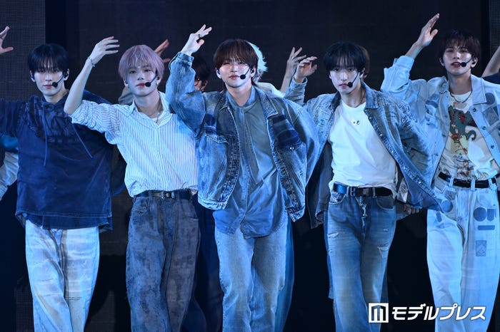 (左から)SHINHAENG、YOSHIKI、DAIKI、SIYOUNG、YUKI(C)モデルプレス