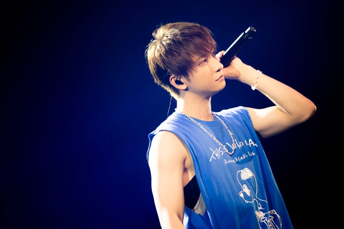 與真司郎(画像提供:avex)