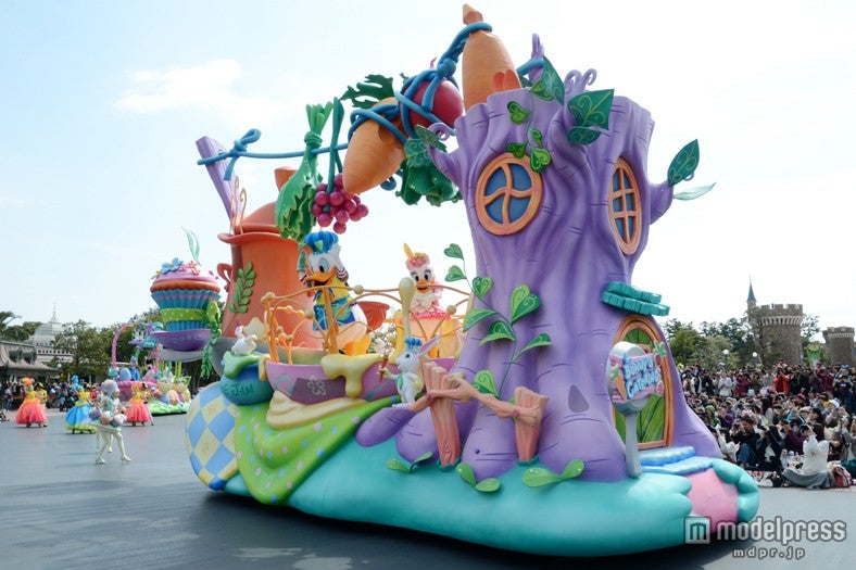 イースターバニーたちの大好物をつくるキッチン