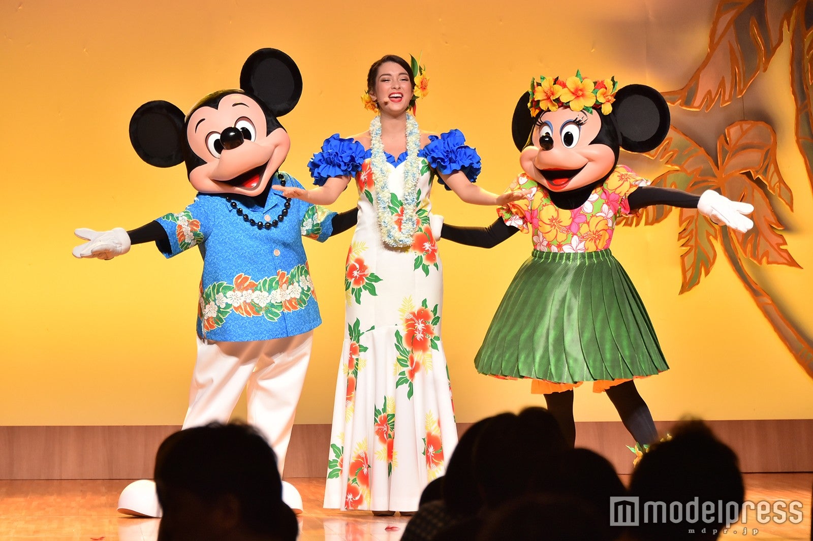 「ミッキーのレインボー・ルアウ」（C）モデルプレス