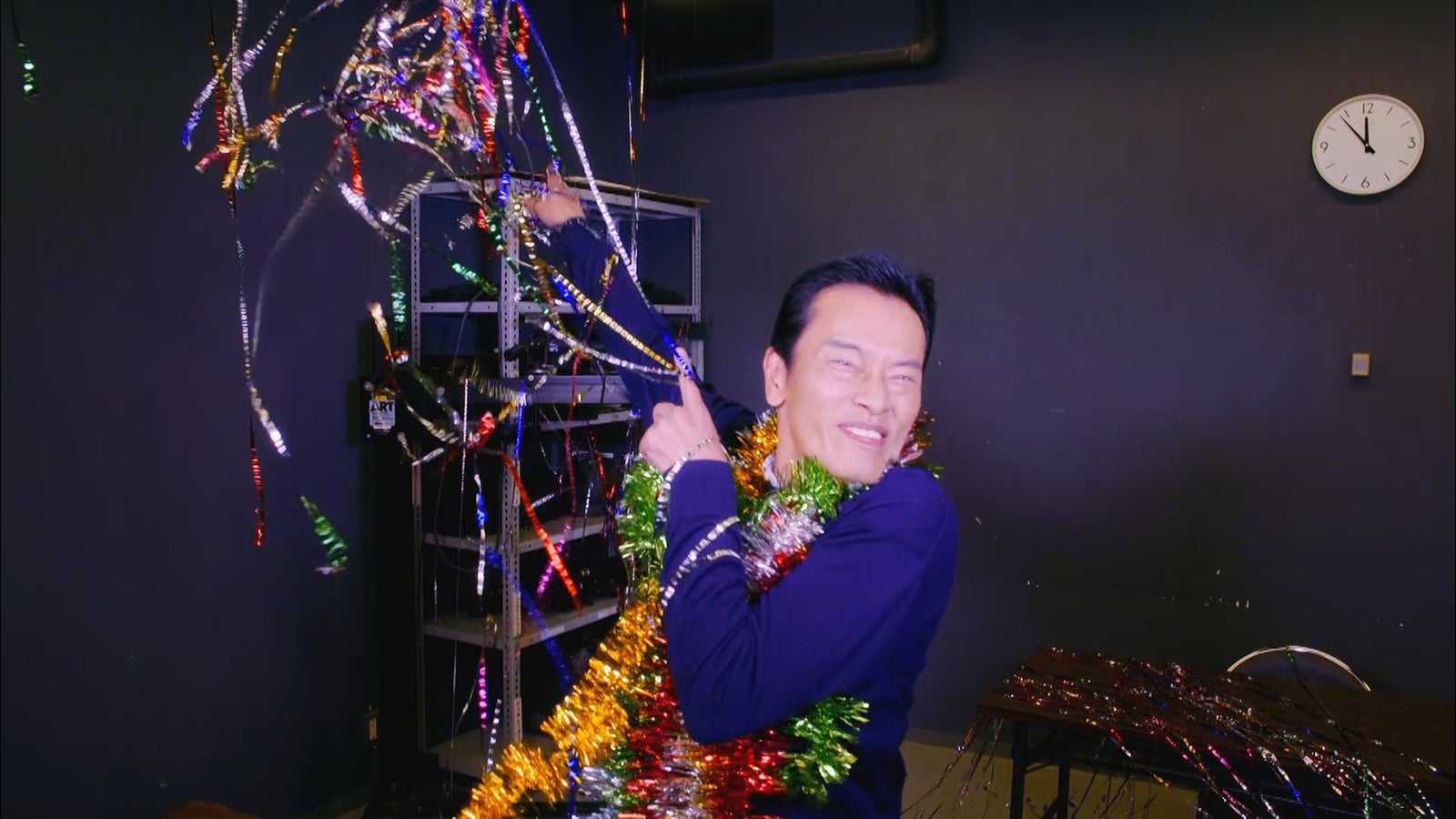 AKB48「ハイテンション」MVより（C）AKS／キングレコード