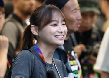 「陽キャラ」「ゴールの舞 可愛すぎるだろ」W杯現地取材の人気女優がまた大興奮！日本得点の熱狂姿に反響「こういう盛り上がりが必要」「こっちも幸せに」
