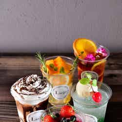 苺とベリーのソーダ700円、カフェモカ650円、クリームソーダ600円など/画像提供:阪急阪神百貨店