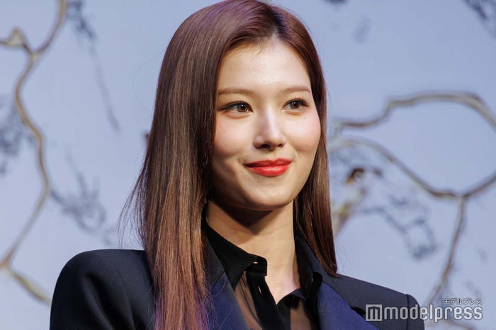 サナ(C)モデルプレス