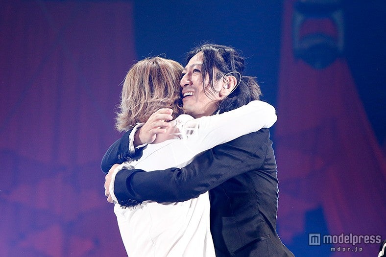 GLAY・TAKUROと熱い抱擁