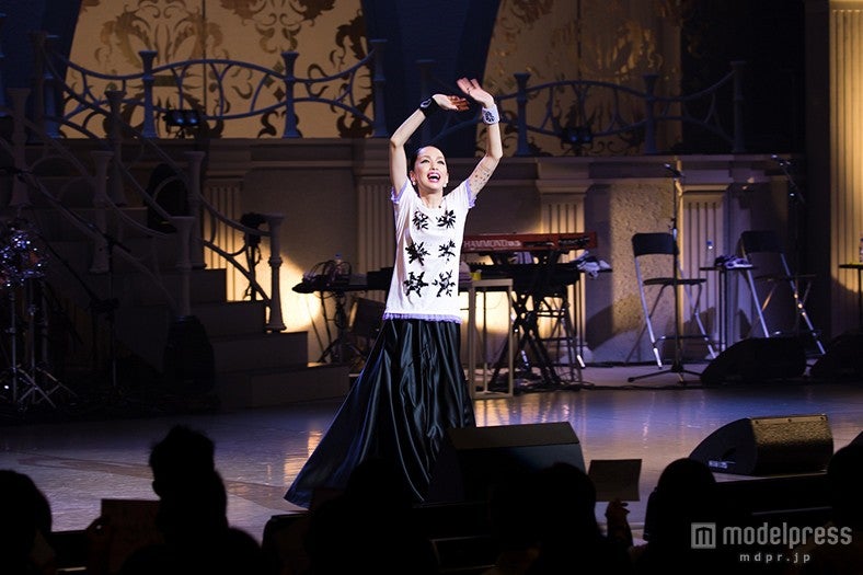 全国ツアー「MIKA NAKASHIMA CONCERT TOUR 2015 "THE BEST" ～DEARS＆をTEARS～」より