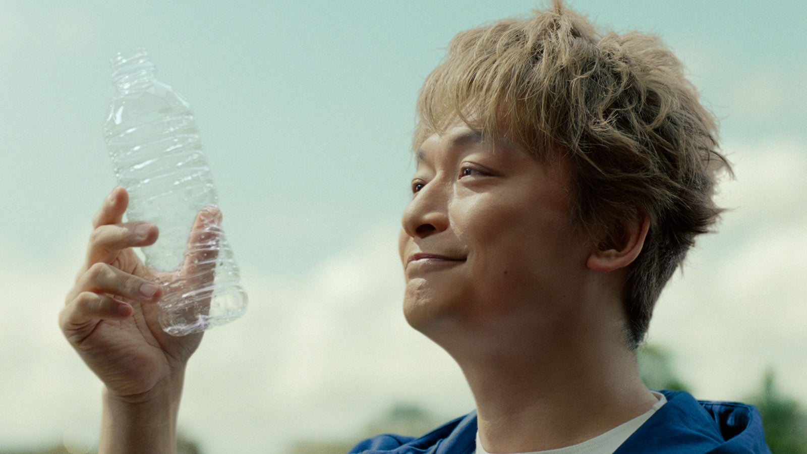 香取慎吾／「ボトルは資源！（香取）／（稲垣）」篇より（提供写真）