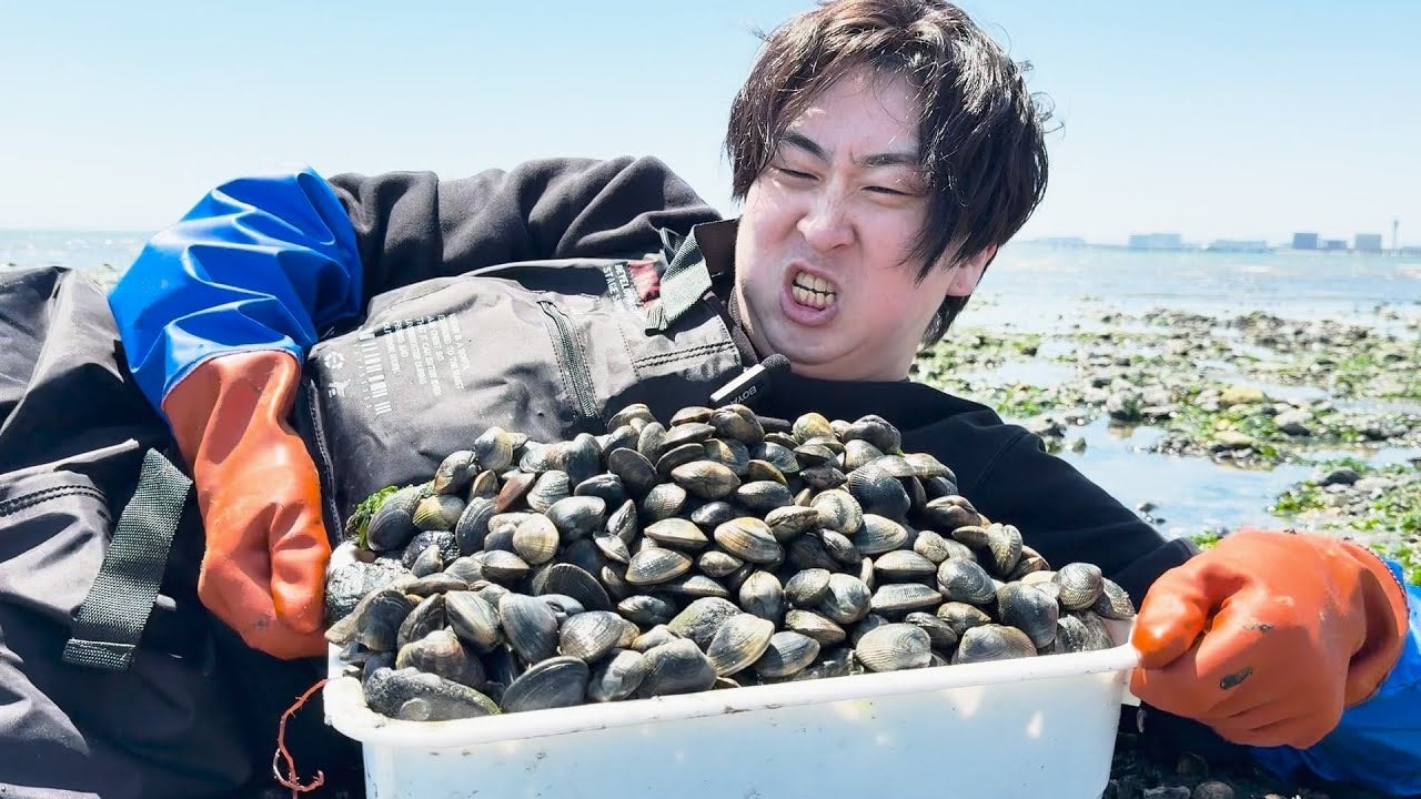 魚捌き系YouTuberのきまぐれクックが潮干狩りの極意を伝授！