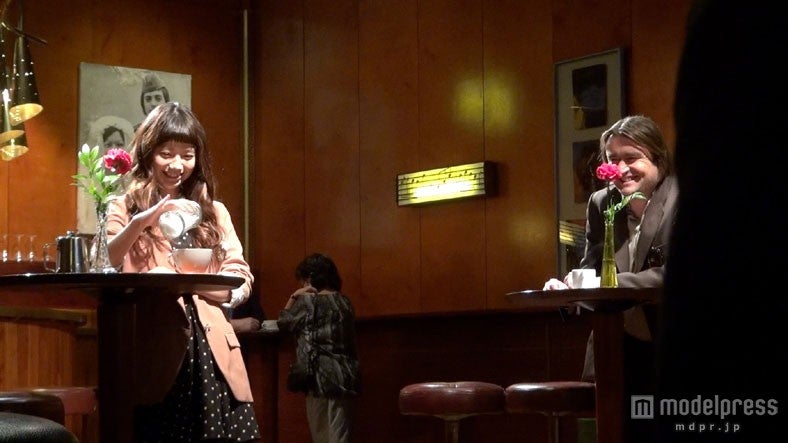 宮崎あおい／「earth music＆ecology」新CM「カフェにて」篇メイキングショット