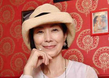 手塚理美 ロケ終盤に次男がサプライズ登場→友近も「息子さん？！」驚く 元夫は真田広之、端正な顔立ち