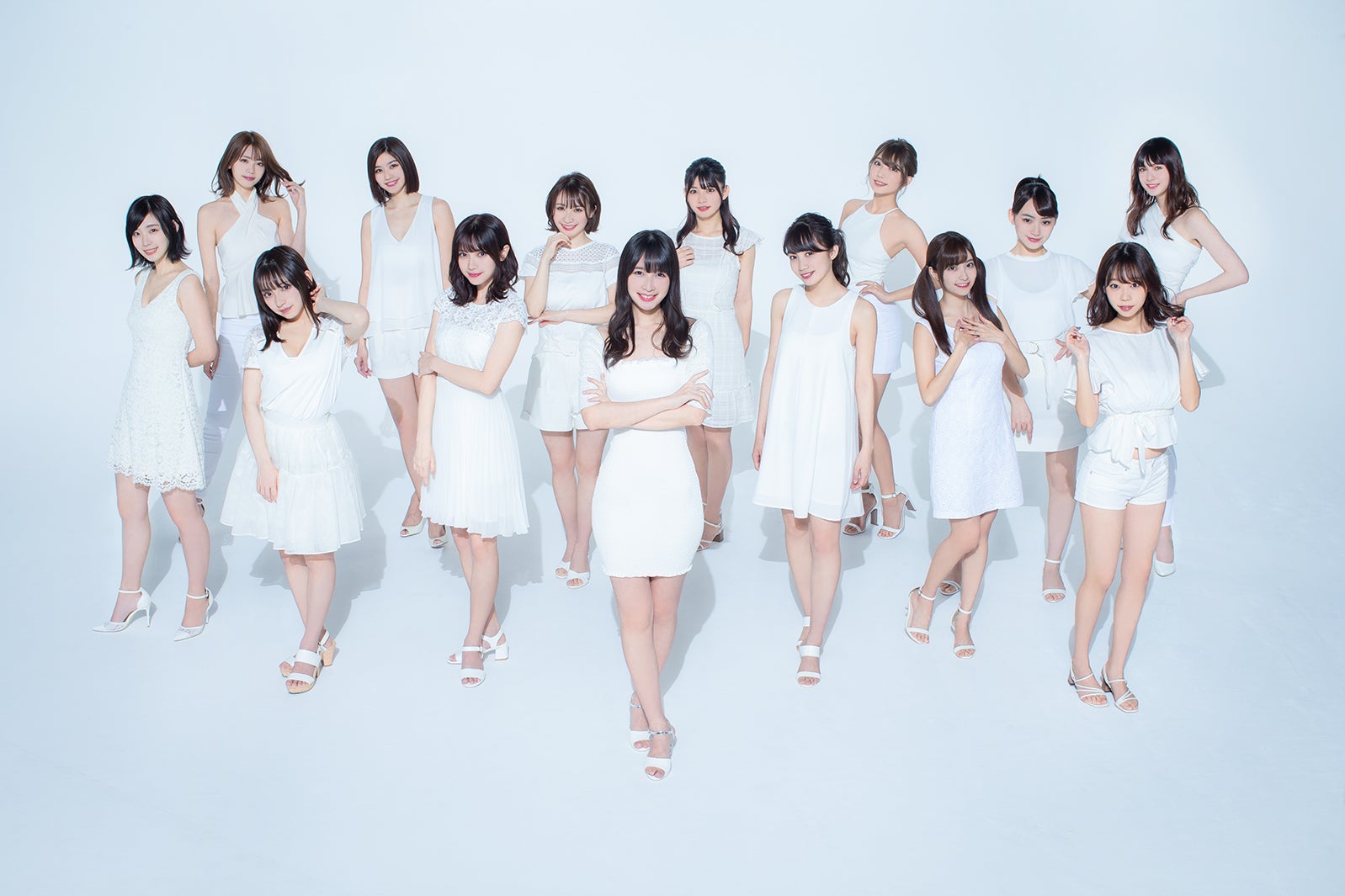 「ゼロイチファミリア」集合カット（C）佐賀章広