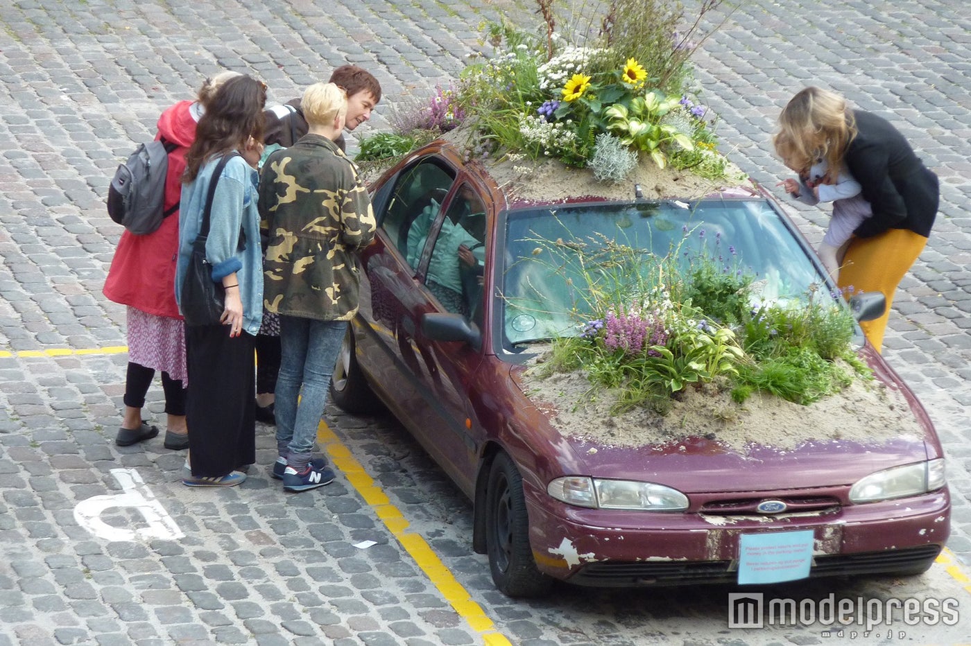 日立駅周辺／テア・マキパー／Biotope-to-go　2011Grabrodre Torv, Copenhagen, Denmark Commissioned by MAD Foodcamp Festival 2011　Photo：Tea Makipaa