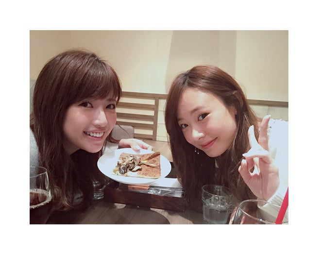 （左から）くみっきー、みずきてぃ／オフィシャルブログ（LINE）より