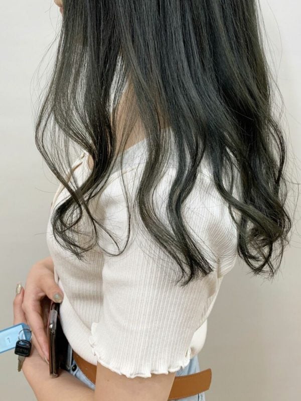 人気のオリーブ系ヘアカラー15選 大人のこなれ感を演出できるおすすめの髪色 モデルプレス 人気のオリーブ系ヘアカラー15選 大人のこなれ感を演出できるおすすめの髪色 モデルプレス