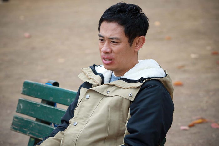 伊藤淳史「離婚しない男―サレ夫と悪嫁の騙し愛―」第6話より(C)テレビ朝日