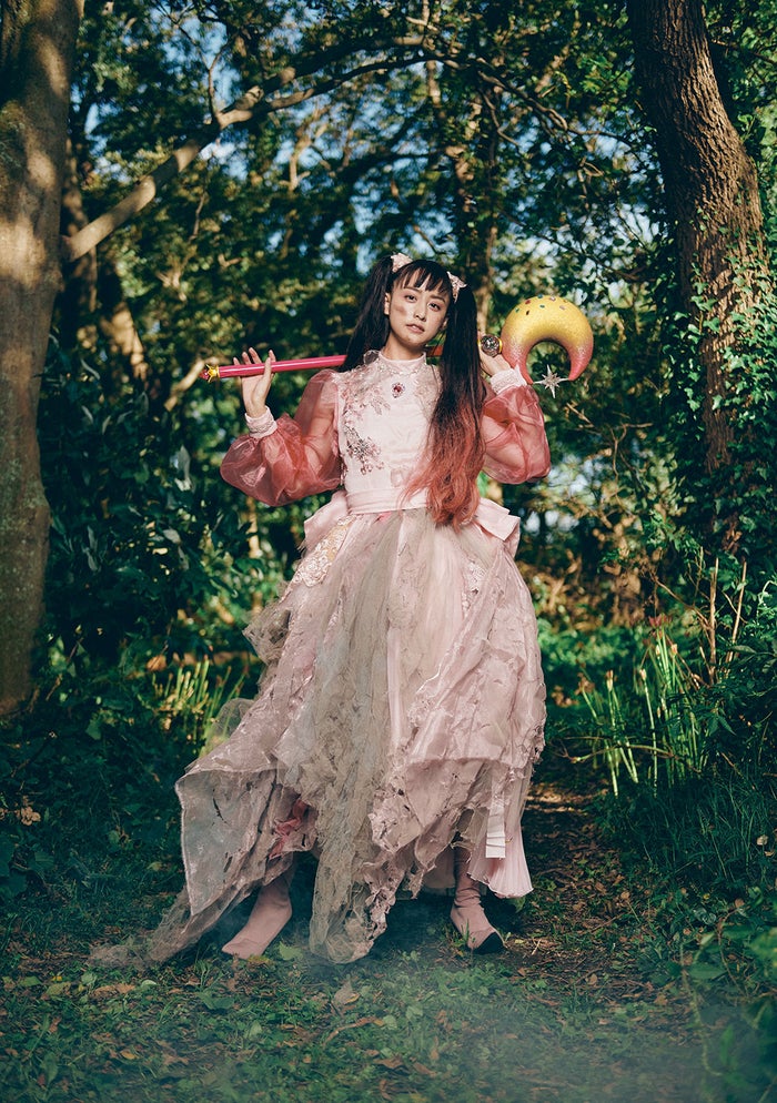 山本美月 ツインテール姿で 魔法少女 に変身 魔法少女 山本美月 モデルプレス