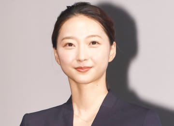 「すげえ！」畠山愛理がアクロバット投法を披露 ママになっても柔軟性健在 出川哲朗「旦那様に」と伝言も