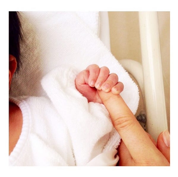 第1子となる長男を出産/平有紀子Instagramより