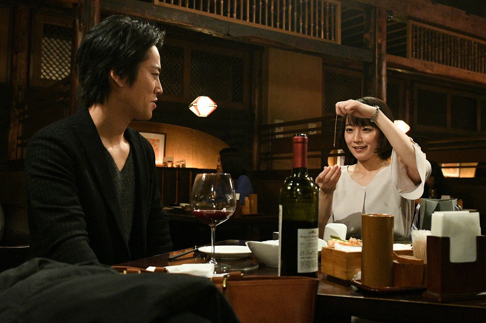 桐谷健太、吉岡里帆／「きみが心に棲みついた」第8話より（C）TBS