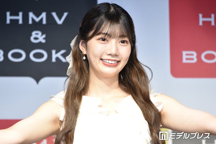 元日向坂46メンバー、ショーパン×シースルーハイソックスから美脚披露「スタイル良い」「脚長すぎる」の声