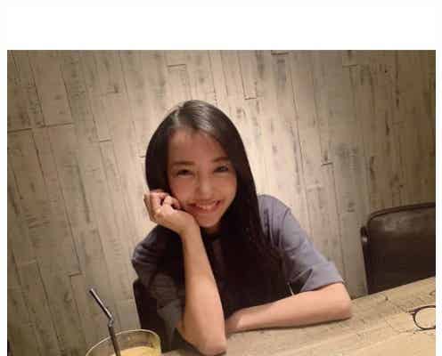 板野友美、雰囲気ガラリ 黒髪に絶賛の声続出