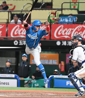 日本ハム 同点の延長十回にスクイズ失敗 1死三塁の初球に仕掛けるも相手バッテリーに外され三塁走者が挟殺