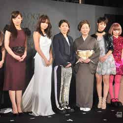 VOGUE JAPAN Women of the Year 2012」発表・授賞式に登場した（左から）ヤマザキマリ、尾野真千子、前田敦子、吉田沙保里選手、由紀さおり、剛力彩芽、きゃりーぱみゅぱみゅ、清川あさみ