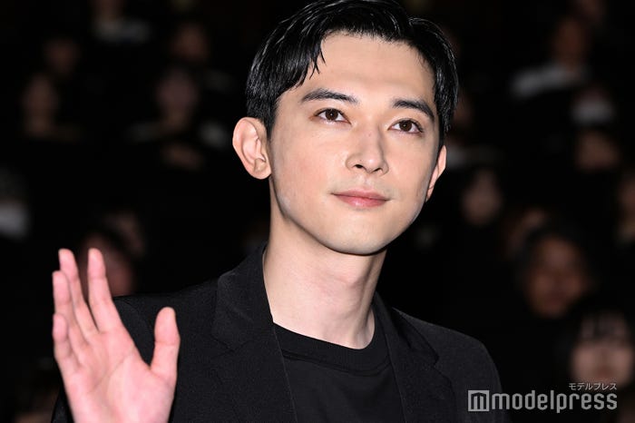 吉沢亮(C)モデルプレス
