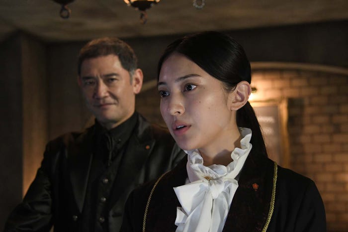 杉本哲太、久保田紗友「トモダチゲームR4」第6話より(C)テレビ朝日