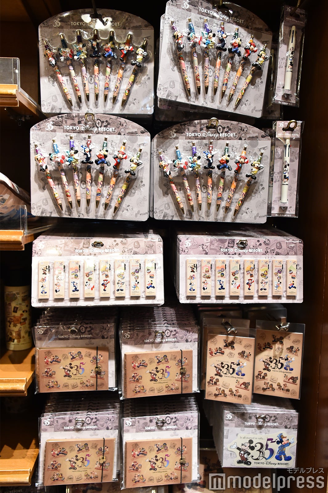 スペシャルグッズがずらり！ （C）モデルプレス（C）Disney