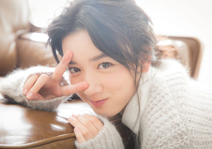 「永野芽郁 オフィシャルカレンダー2017」特典カット