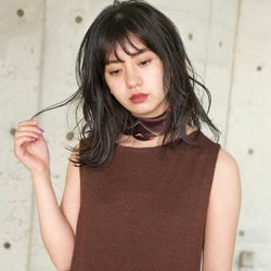 ミディアムヘアとセミロングの違いとは?それぞれの長さの基準&魅力を徹底比較!