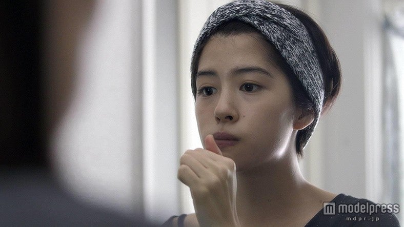 佐久間由衣／「トランジットガールズ」第3話劇中カット／画像提供：フジテレビ
