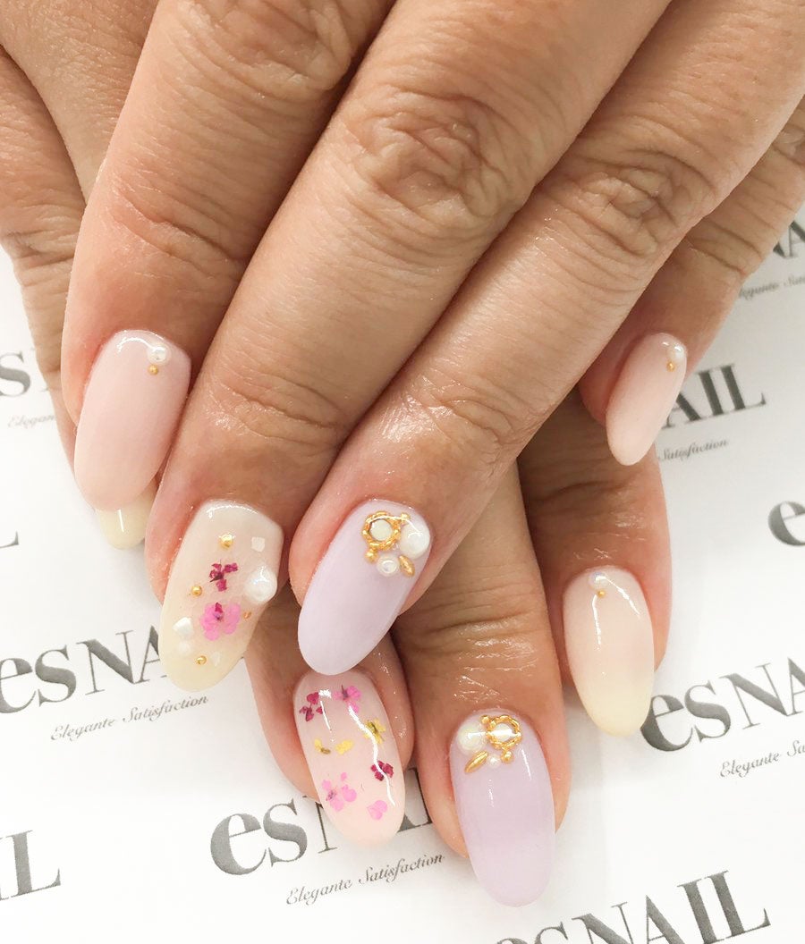 パステルカラーで春を満喫／画像提供：esNAIL