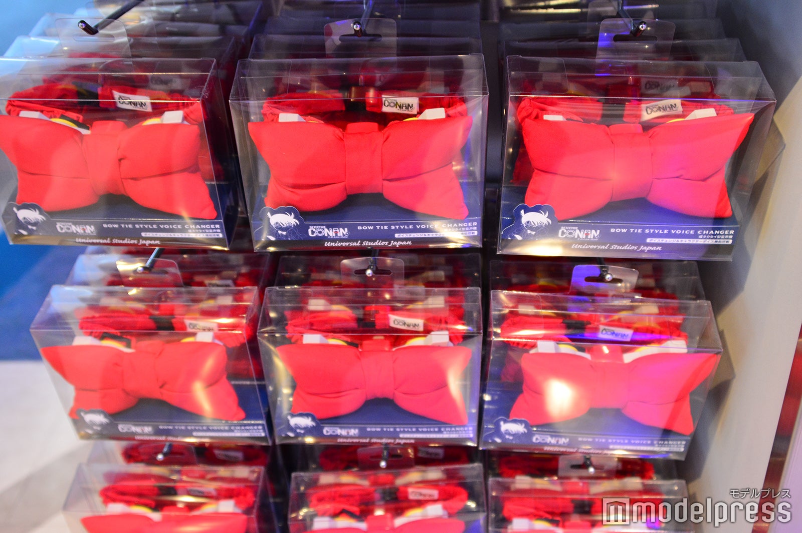 蝶ネクタイ型変声機（C）モデルプレス