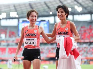 佐藤早也伽は4位で表彰台逃す ゴール直後に矢田みくにを祝福する光景 後輩たたえる優しさも自らには厳しく「すごく悔しい」