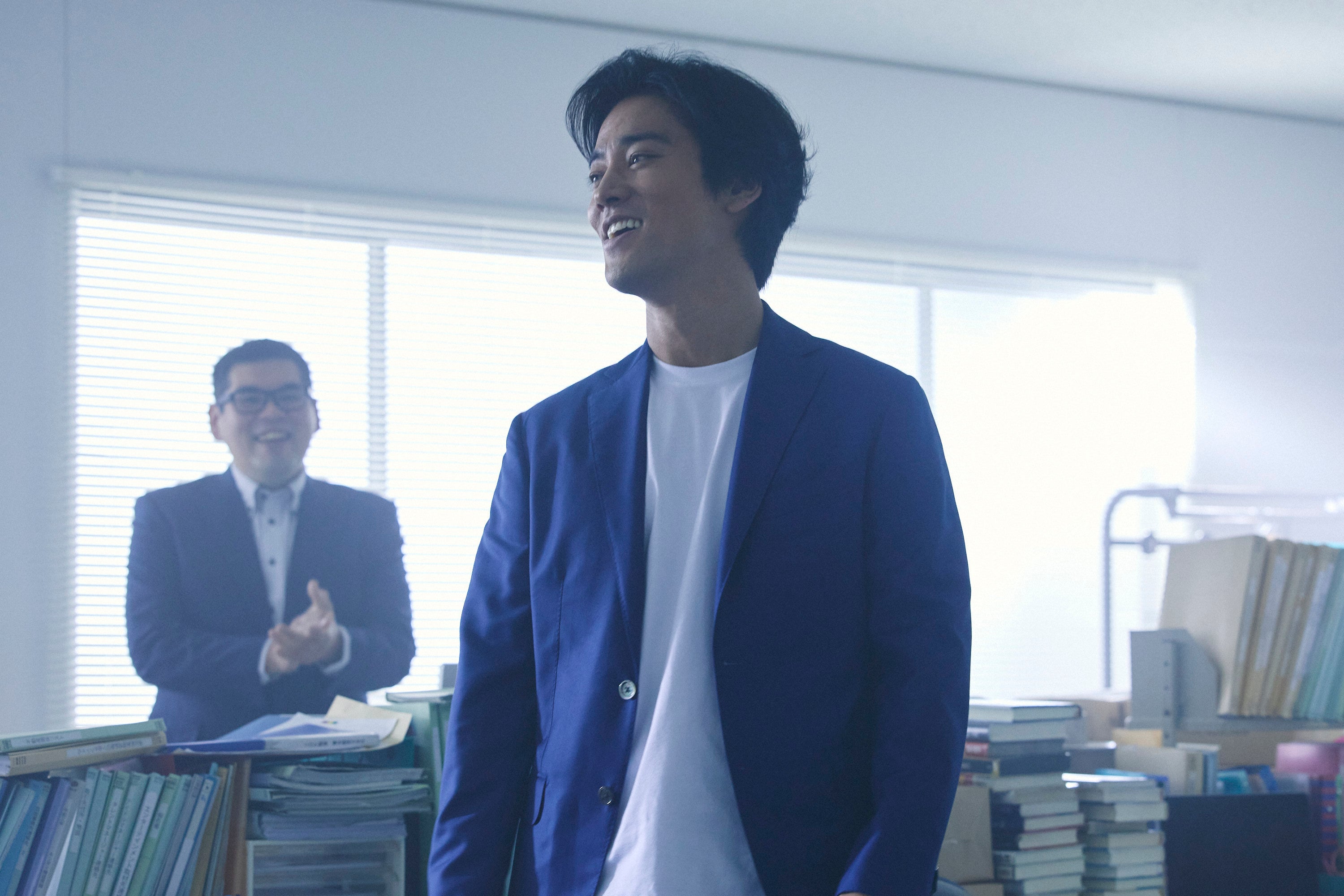 桐谷健太「Qrosの女」第6話（C）「Qrosの女」製作委員会