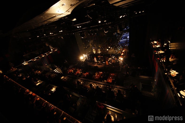 「MTV Unplugged」に出演したBENI