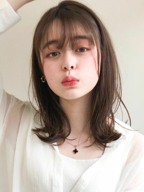 21秋に人気のミディアムの髪型って 大人の女性も挑戦しやすいトレンドヘア モデルプレス 21秋に人気のミディアムの髪型って 大人の女性も挑戦しやすいトレンドヘア モデルプレス