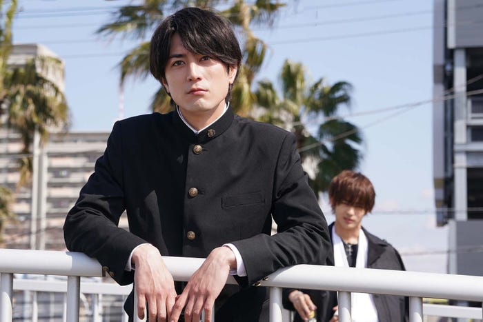 (左から)間宮祥太朗、神尾楓珠「ナンバMG5」第2話(C)フジテレビ