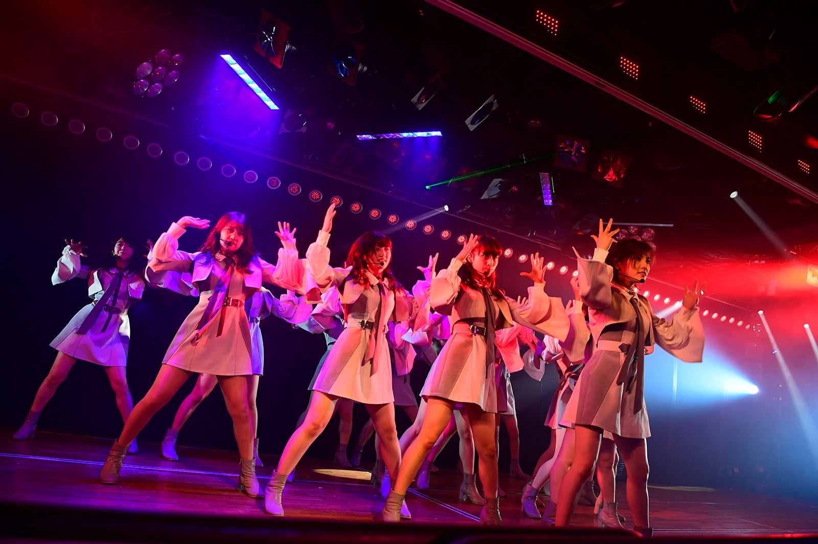 「AKB48劇場13周年特別記念公演」昼公演より（C）AKS