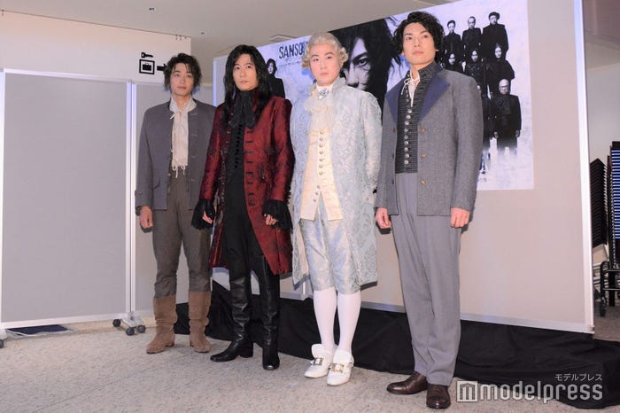 (左から)佐藤寛太、稲垣吾郎、大鶴佐助、崎山つばさ(C)モデルプレス