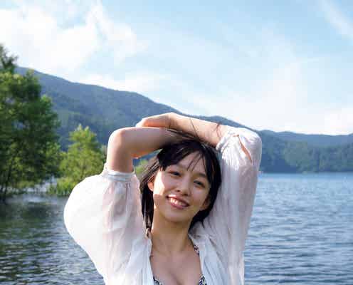 期待の新人女優・坂田莉咲、初水着で美バスト際立つ