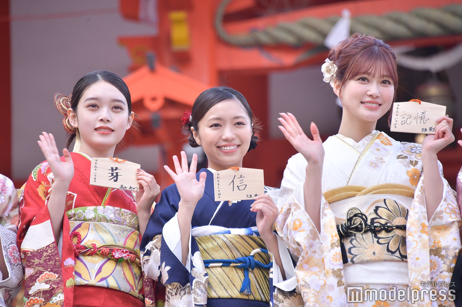 高石あかり、大原優乃、生見愛瑠（C）モデルプレス